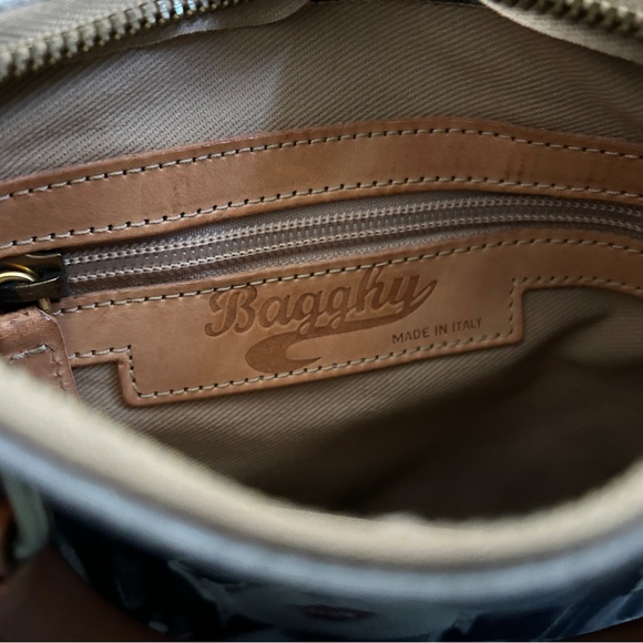 Audrey Hepburn Breakfast at Tiffany’s Bagghy Handbag - Picture 3 of 4